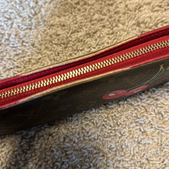 Louis Vuitton wallet - Picture 7 of 11